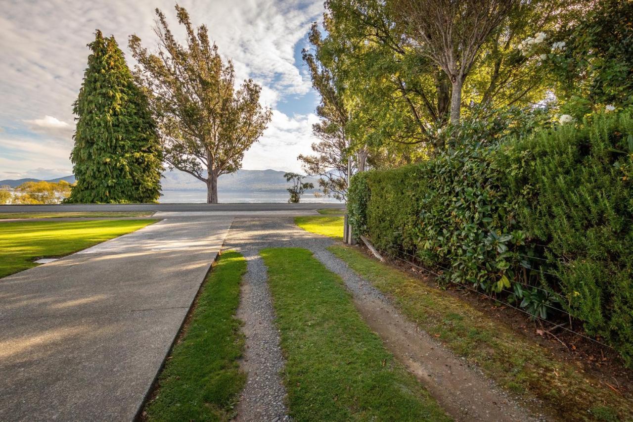 Hop, Skip And Jump To The Lake - Te Anau House Екстер'єр фото