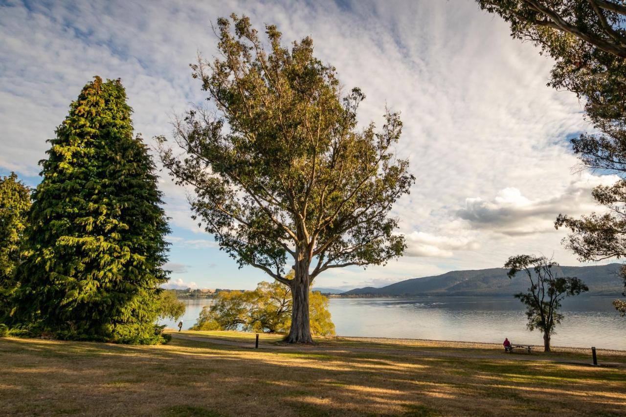 Hop, Skip And Jump To The Lake - Te Anau House Екстер'єр фото